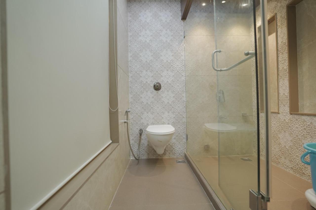 Hotel Mathoshree ธาเน ภายนอก รูปภาพ