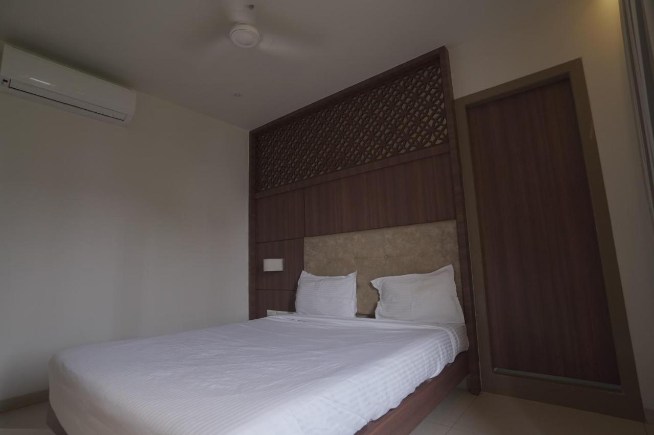 Hotel Mathoshree ธาเน ภายนอก รูปภาพ