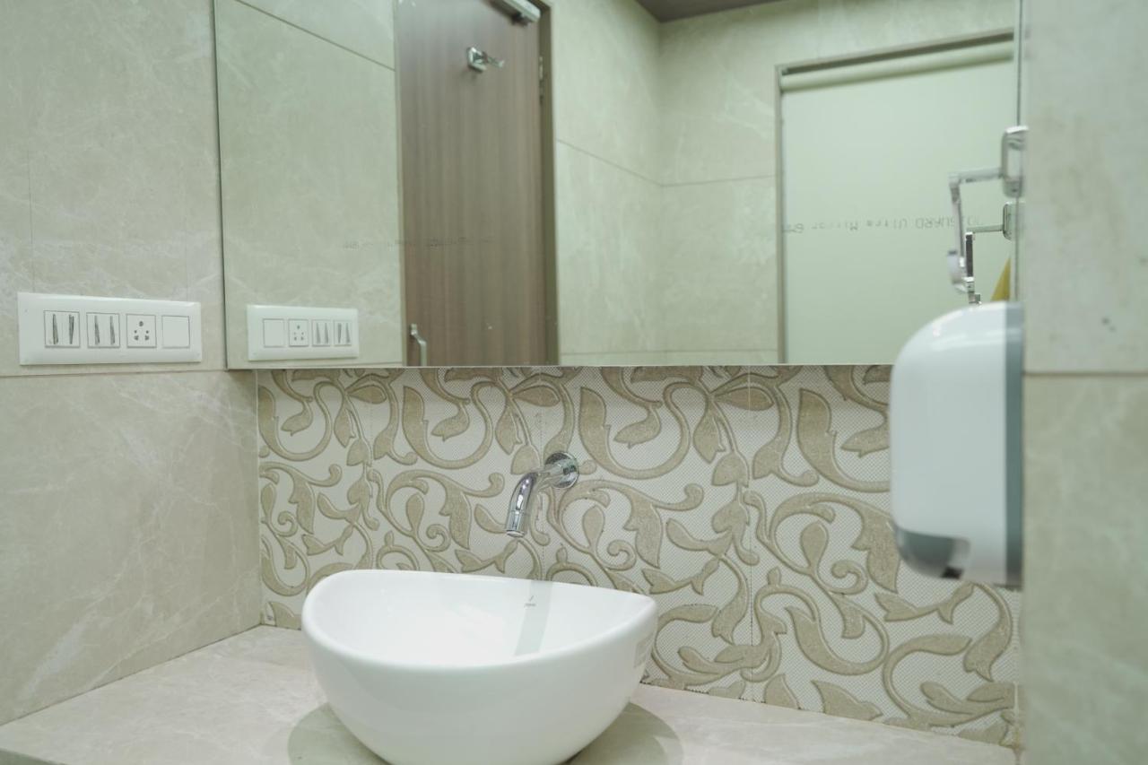 Hotel Mathoshree ธาเน ภายนอก รูปภาพ