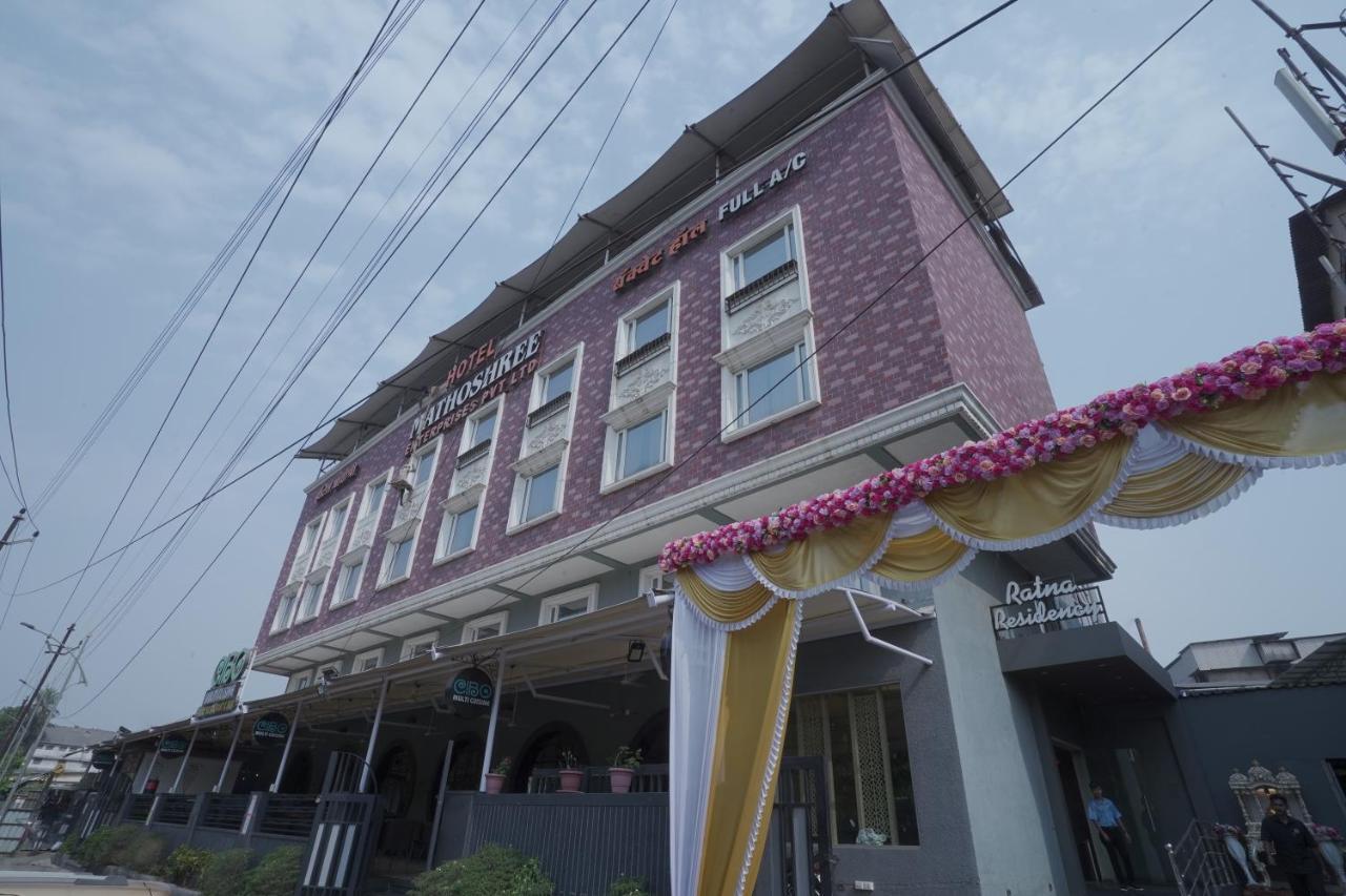 Hotel Mathoshree ธาเน ภายนอก รูปภาพ