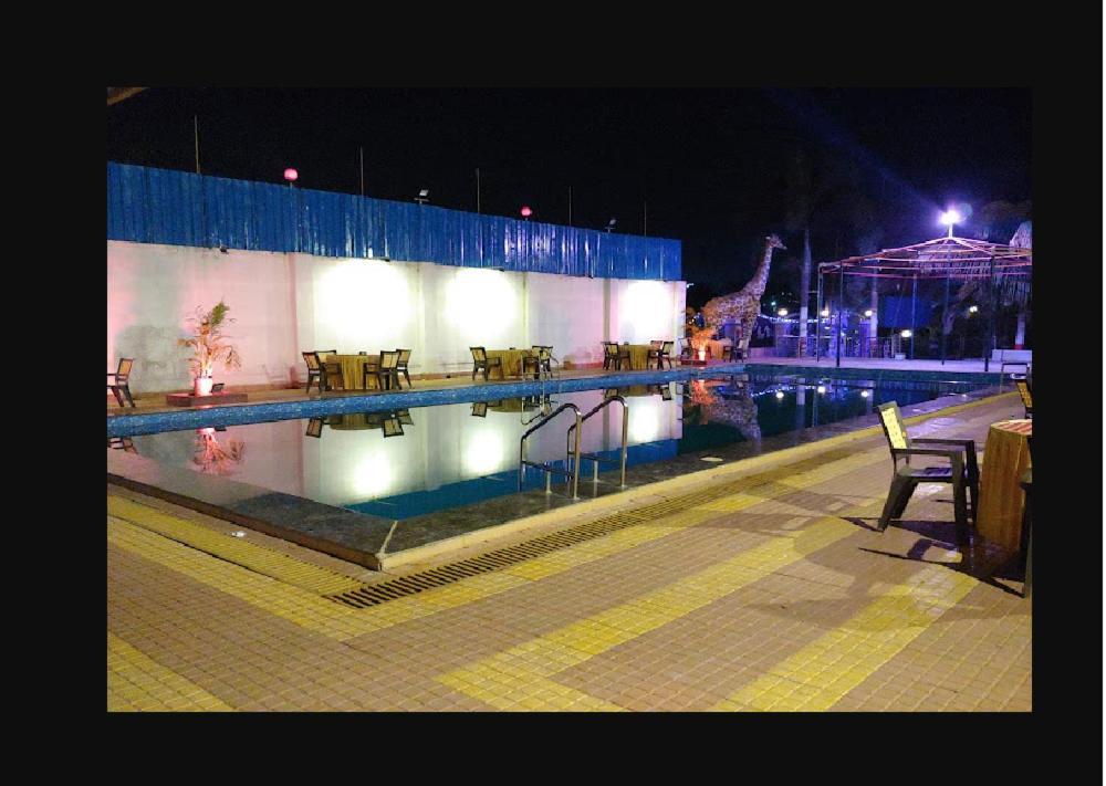 Hotel Mathoshree ธาเน ภายนอก รูปภาพ